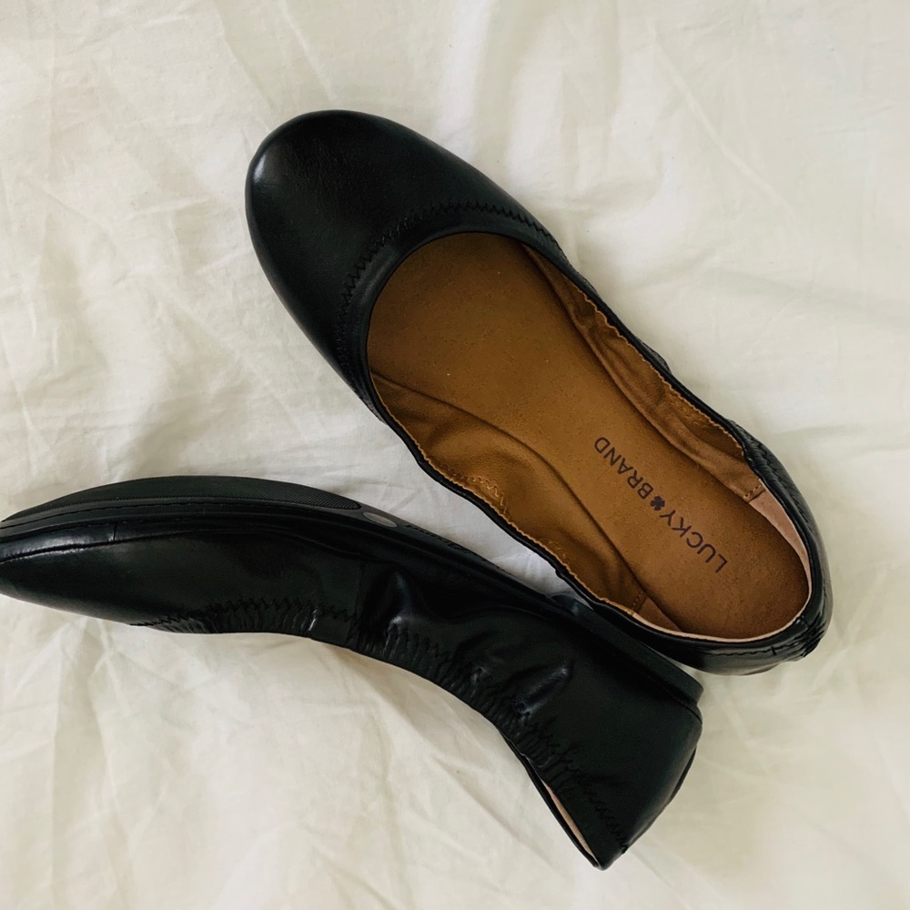 ✨ NEW OUT OF BOX Lucky Brand Emmie Flats ✨